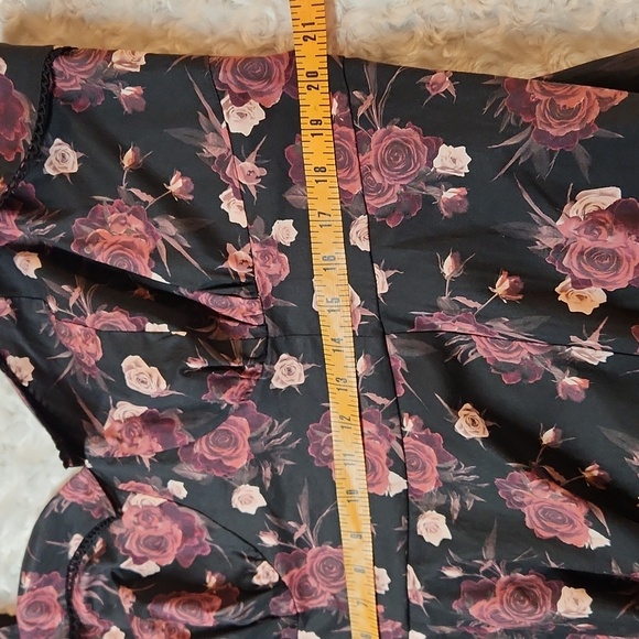 Hot Topic Whimsigoth Dark Roses Retro Dress Plus Size 1X - Picture 10 of 10